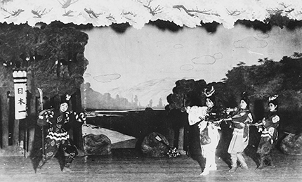 世界にも類を見ない舞台芸術“タカラヅカ” 100周年を迎える宝塚歌劇の
